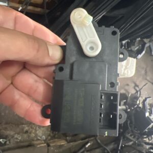 Мотор заслонки температури повітря пічки chevrolet captiva